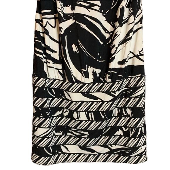 BCBG MAXARZIA patterned tunic/ dress - Picture 11 of 12